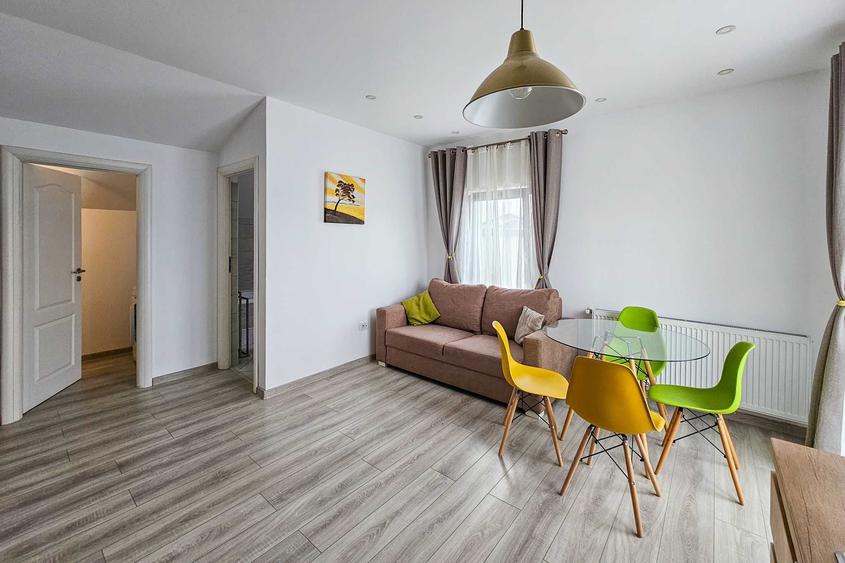 Apartament cu 2 camere semidecomandat în Tractorul