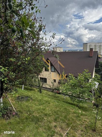 Casă cu 7 camere cu Teren 1800 Mp în Săsar