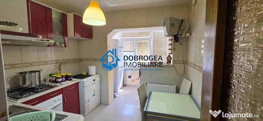 Apartament cu 3 camere decomandat în E3