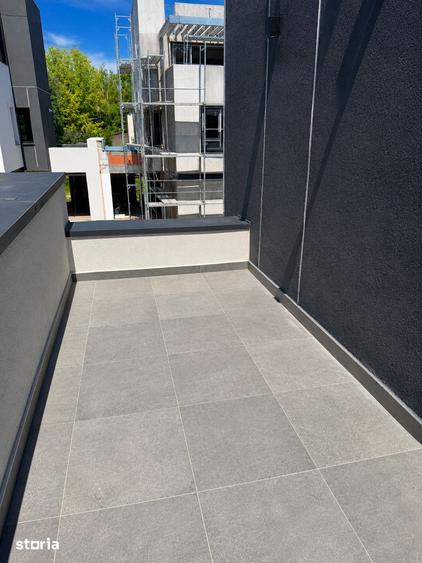 Casă cu 5 camere cu Teren 236 Mp în Exterior Vest