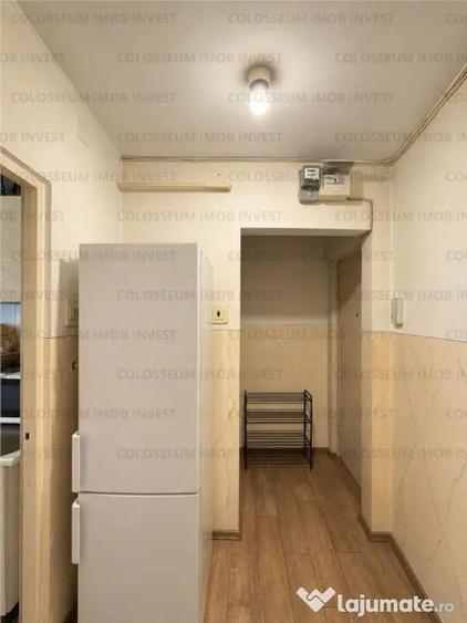 Apartament cu 3 camere semidecomandat în Florilor