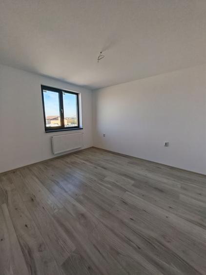 Duplex cu 4 camere cu Canalizare în Tărlungeni