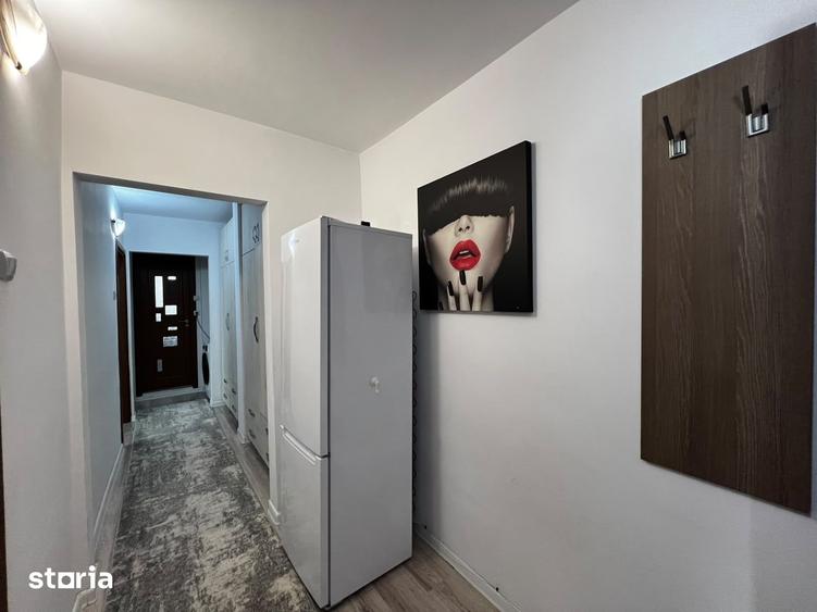Apartament cu 3 camere decomandat în Nicolina