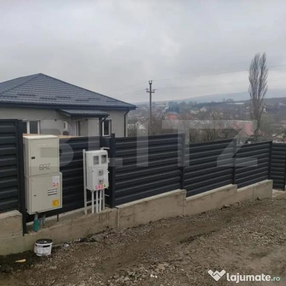 Casă cu 4 camere cu Teren 570 Mp în Tomești