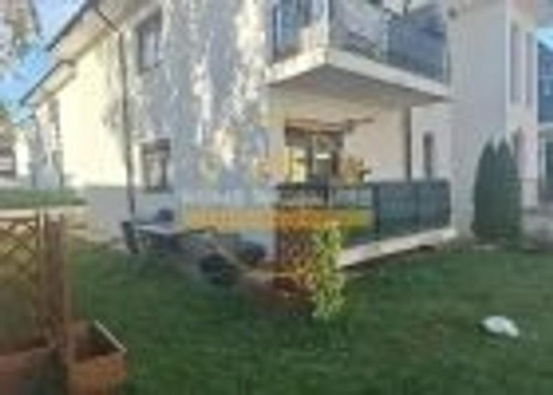 Apartament cu 3 camere decomandat, mobilat în Vișani