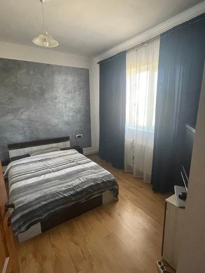 Casă individuală cu 8 camere cu Teren 3000 Mp în Firiteaz