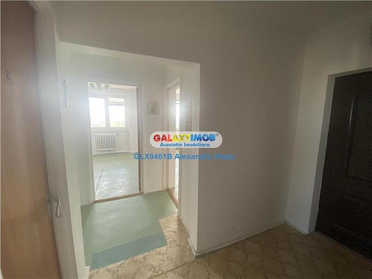 Apartament cu 3 camere decomandat în Drumul Taberei