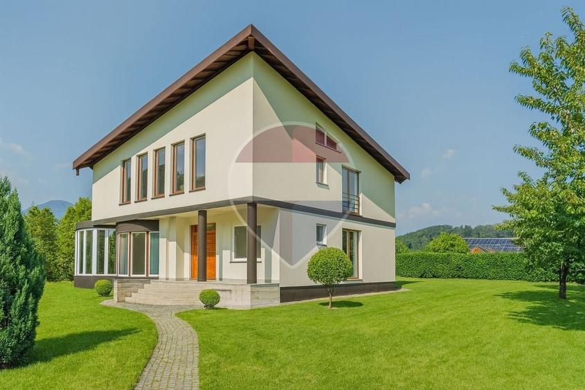 Casă individuală cu 10 camere cu Piscina în Bunloc