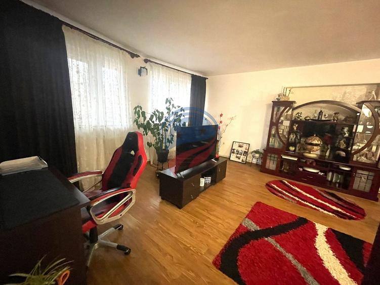 Casă individuală cu 5 camere cu Canalizare în Central