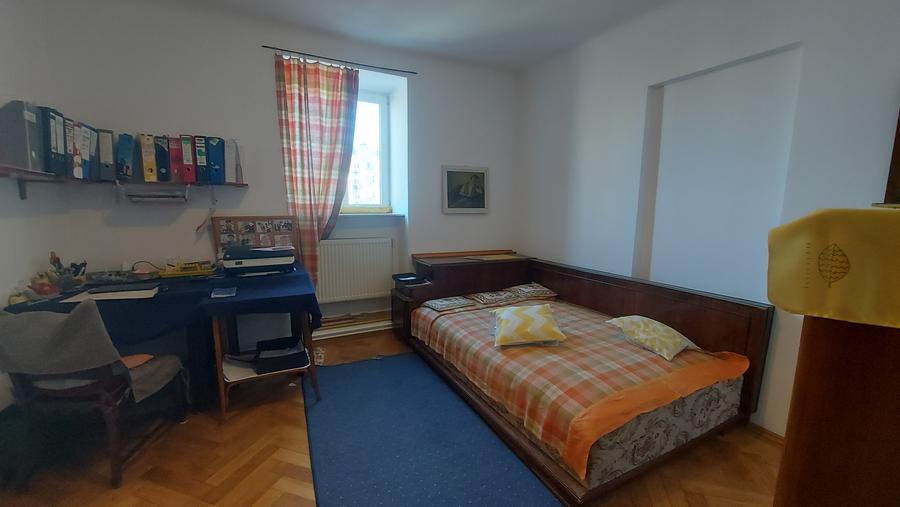 Apartament cu 4 camere decomandat în Națiunile Unite