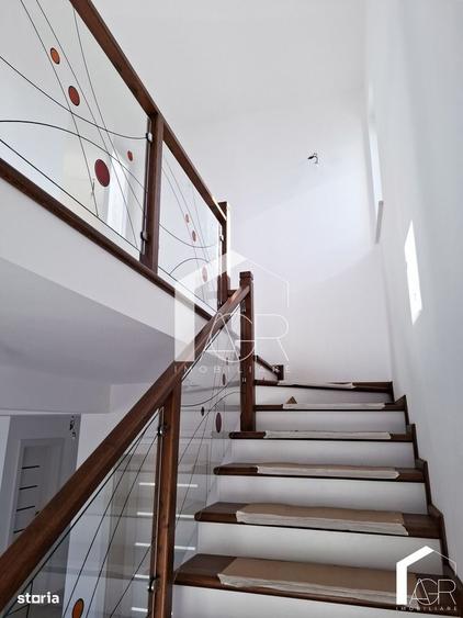 Casă cu 4 camere în Păulești