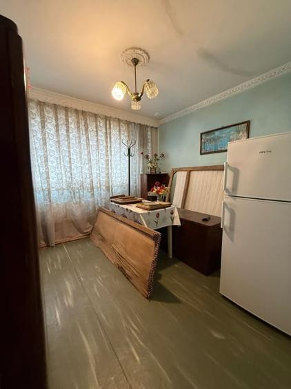 Apartament cu 3 camere decomandat în Micro 20
