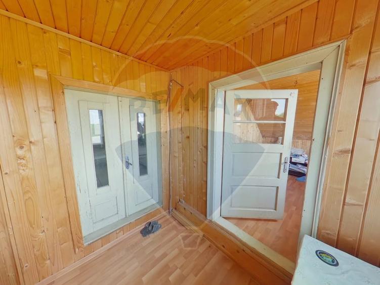 Casă cu 8 camere cu Teren 2694 Mp în Rona de Sus