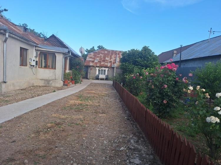 Casă cu 4 camere în Central