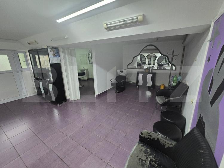 Casă individuală cu 9 camere cu Canalizare în Cetate