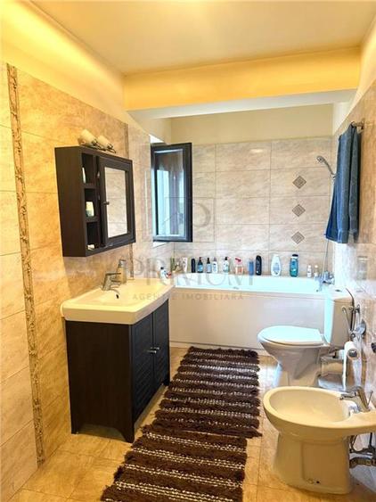 Duplex cu 4 camere cu Canalizare în Dumbrăvița
