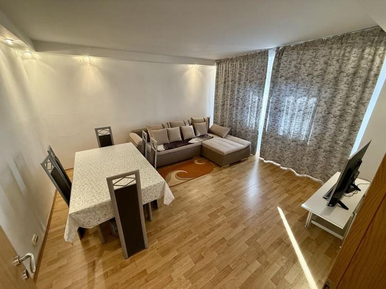 Apartament cu 3 camere decomandat în Micro 3