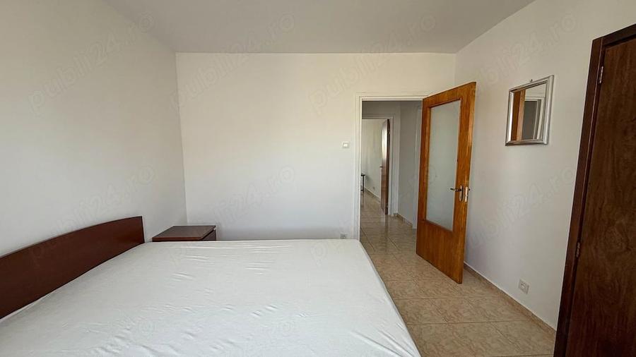 Apartament cu 3 camere decomandat în Dristor
