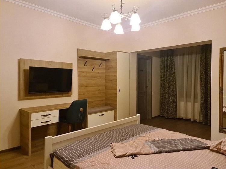 Casă individuală cu 7 camere cu Canalizare în Micro 40