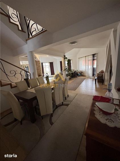 Casă cu 7 camere cu Teren 1100 Mp în Valea Borcutului