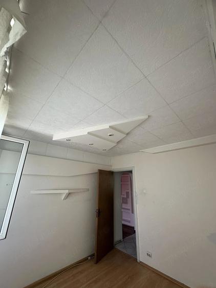 Apartament cu 3 camere semidecomandat în Giurgiului