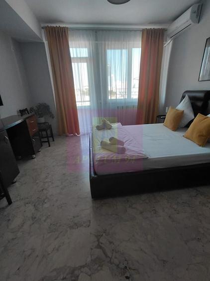 Apartament cu 5 camere decomandat în Unirii