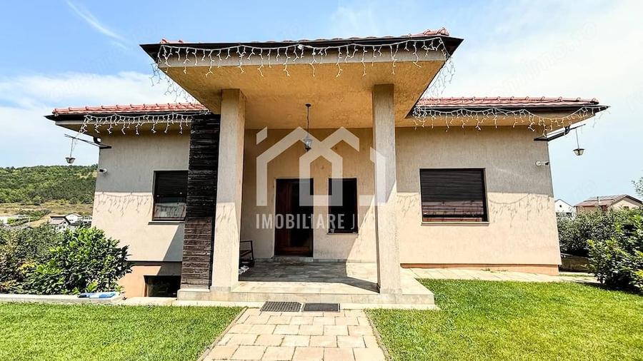 Casă cu 4 camere cu Teren 425 Mp în Câmpenești
