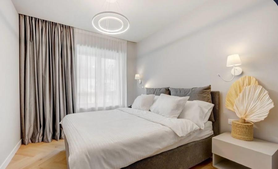 Apartament cu 3 camere decomandat, mobilat în Pipera