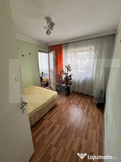 Apartament cu 3 camere decomandat în Central