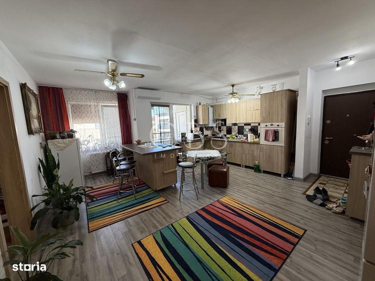 Apartament cu 3 camere semidecomandat în Luna