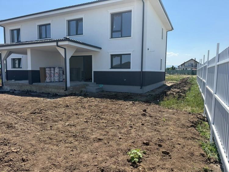 Duplex cu 4 camere cu Canalizare în Șura Mică
