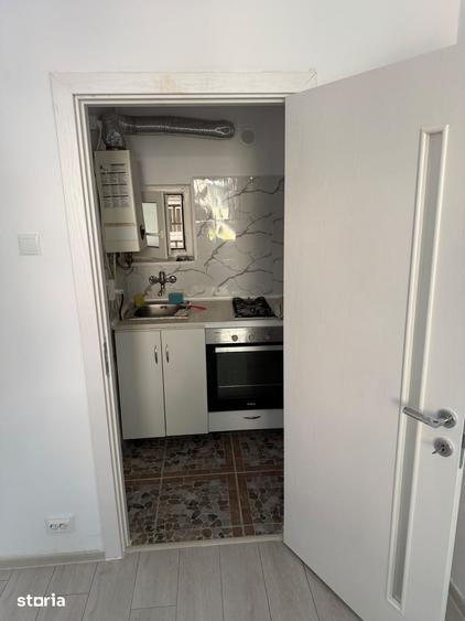 Apartament cu 2 camere semidecomandat în Rahova