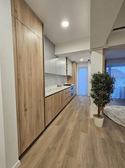 Apartament cu 4 camere decomandat, mobilat în Iancu Nicolae