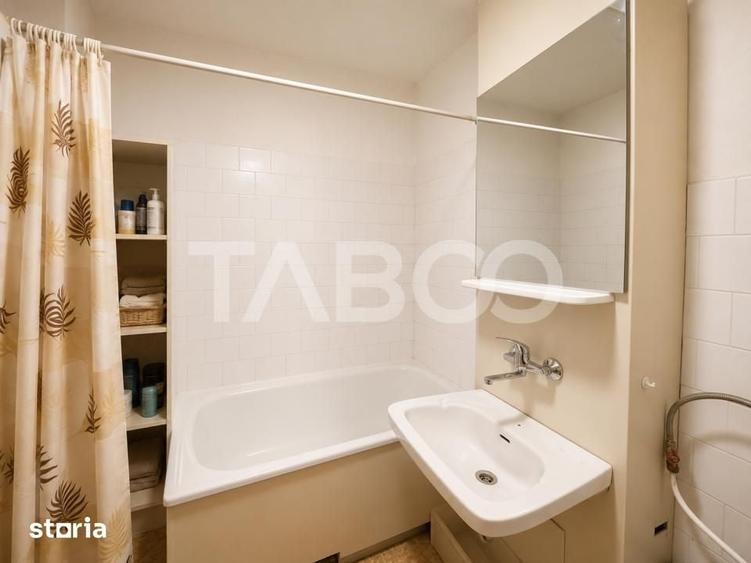 Apartament cu 3 camere decomandat în Plopilor