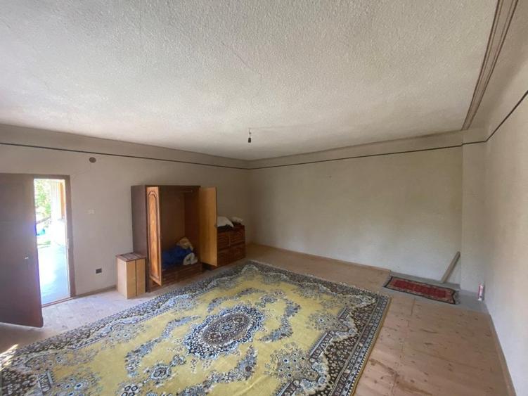 Casă individuală cu 6 camere cu Teren 412 Mp în Moroeni