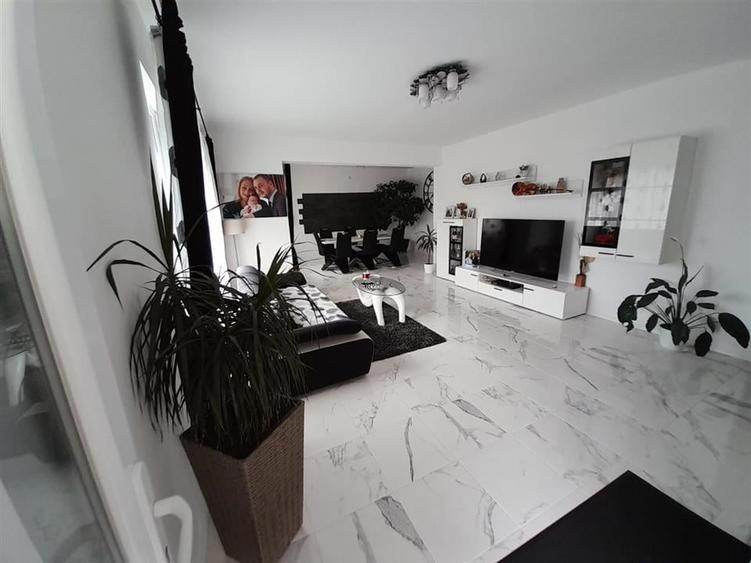 Casă individuală cu 4 camere cu Teren 325 Mp în Sântandrei