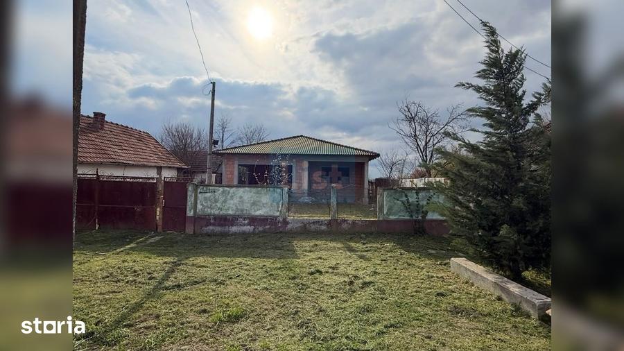 Casă cu 8 camere cu Teren 1679 Mp în Dobrești