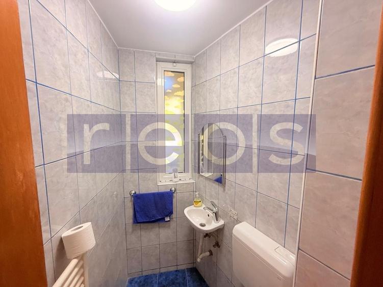 Casă individuală cu 7 camere cu Canalizare în Fundeni