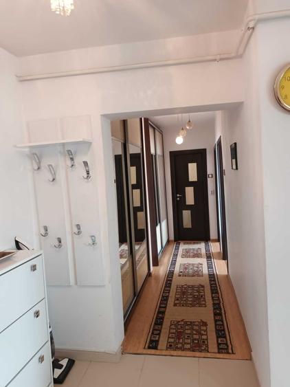 Apartament cu 3 camere decomandat în Cug