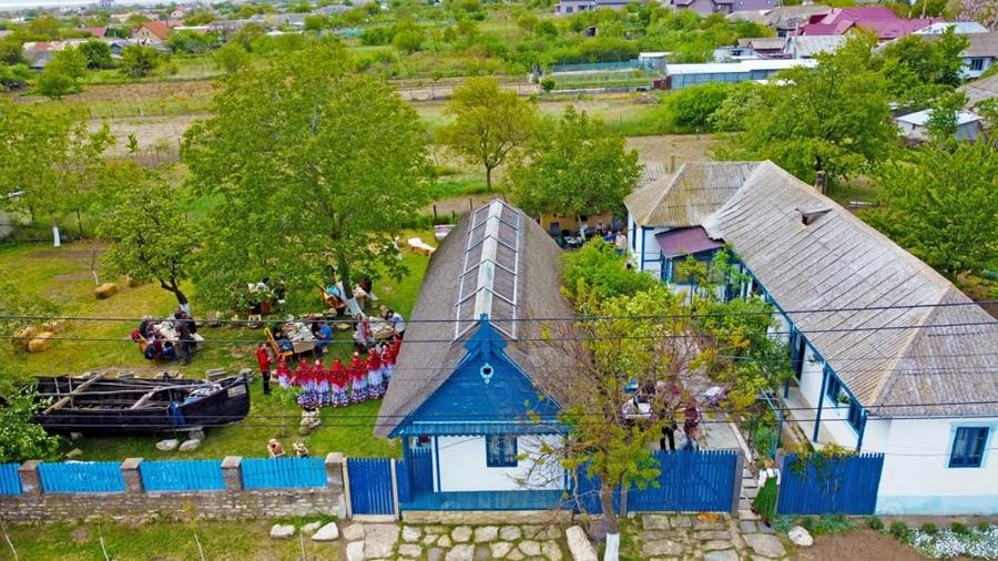 Casă cu 3 camere cu Teren 1051 Mp în Jurilovca
