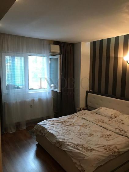 Apartament cu 3 camere decomandat în Panduri