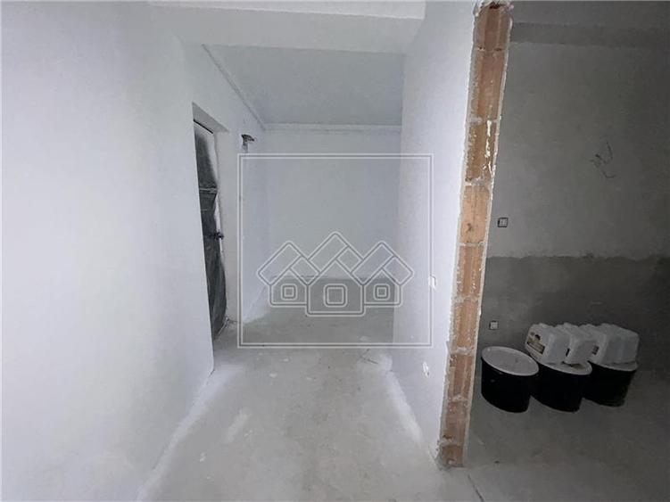 Apartament cu 2 camere decomandat în Țiglari