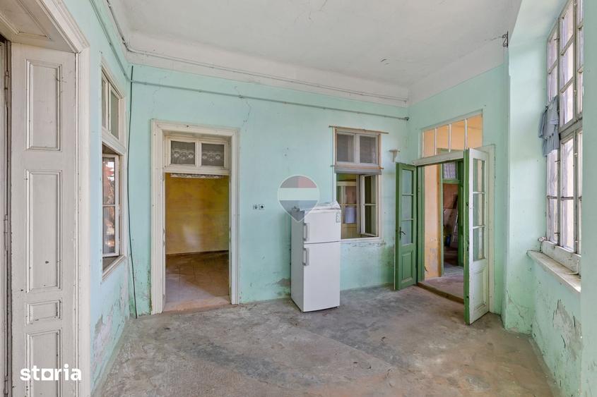Casă cu 5 camere cu Teren 853 Mp în Central