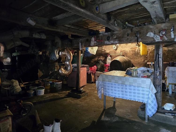 Casă cu 3 camere cu Teren 1312 Mp în Central
