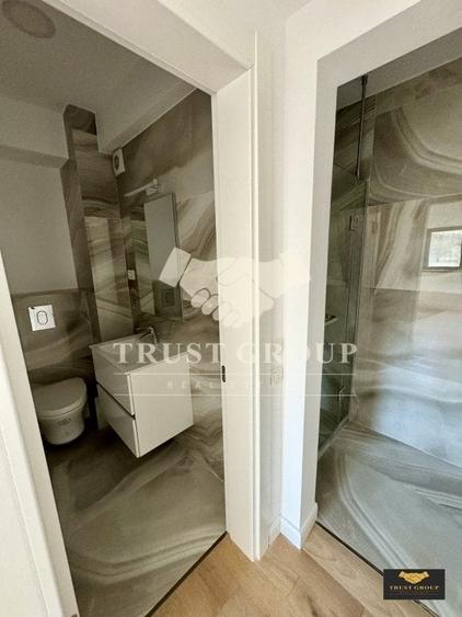 Apartament cu 3 camere decomandat în Polonă