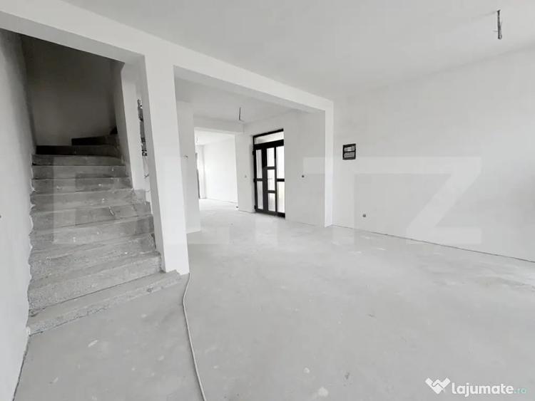 Casă cu 4 camere cu Teren 250 Mp în Vetiș