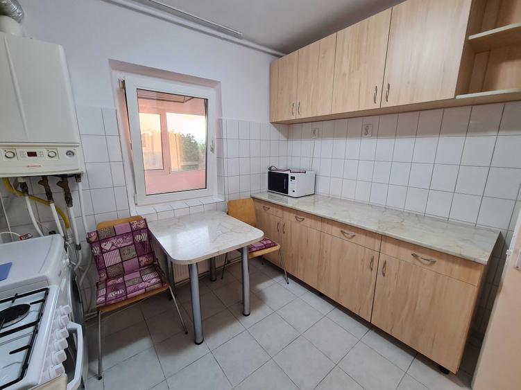 Apartament cu 2 camere decomandat în Exterior Vest