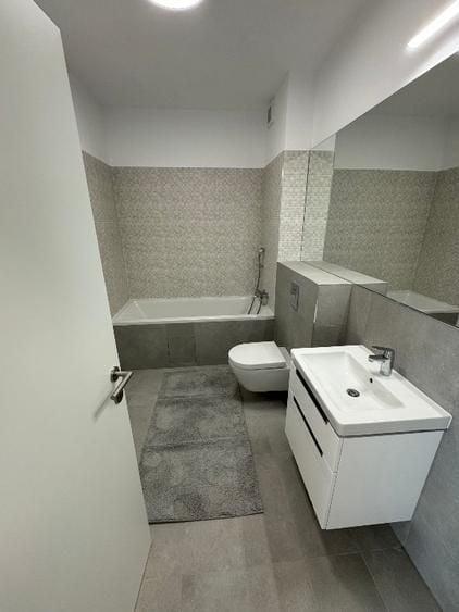 Apartament cu 2 camere semidecomandat, mobilat în Băneasa