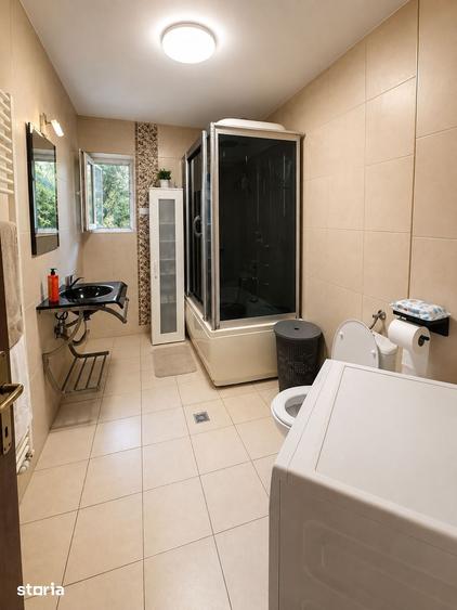 Casă cu 6 camere cu Teren 700 Mp în Central