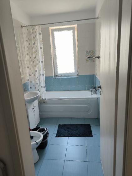 Apartament cu 2 camere decomandat în Runcu